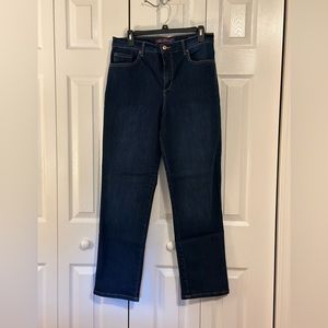 Gloria Vanderbilt “Amanda” size 10 jeans